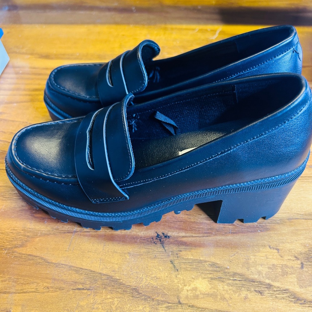 Mudd Black Chunky Lug Heel Loafers - Picture 7 of 13